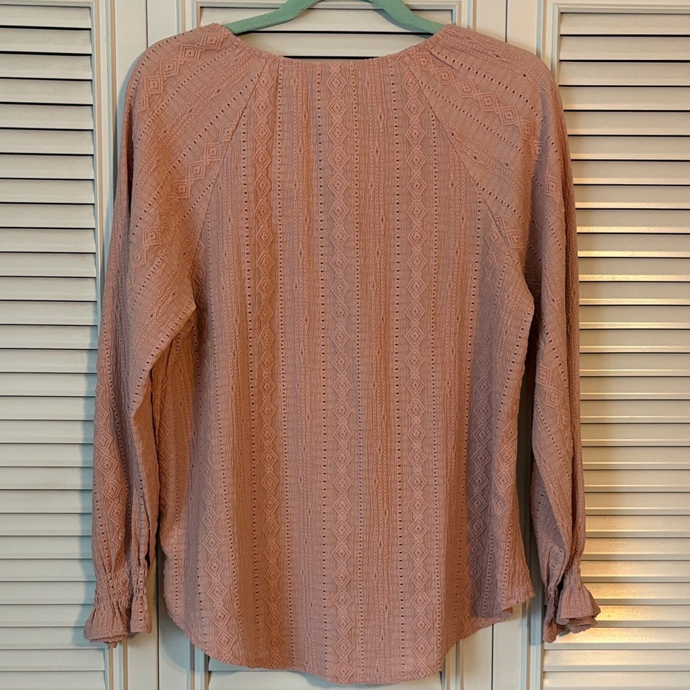 Frye Dusty Pink Textured Blouse with Button Detail & Ruffled Sleeve Size S - Picture 4 of 7